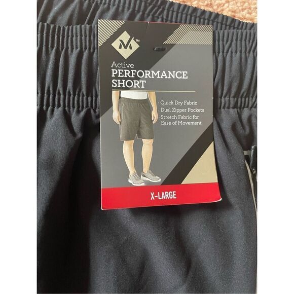 NWT Active PERFORMANCE Men’s Running Black Dual Zipper Pockets Stretch Fabric - Picture 2 of 8